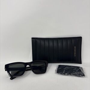 Victoria Beckham Women's Sunglasses Grey Lens Black Full Rim Frame VB656S 001